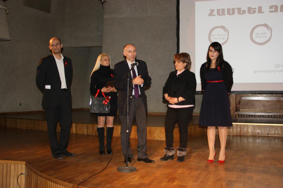 Sona Khachatryan receiving award